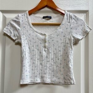 Brandy Melville White and Blue Floral Short Sleeve Top